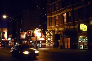 九州最大級の在庫を誇る軽自動車専門店ケイカフェちくしの店の特徴と魅力